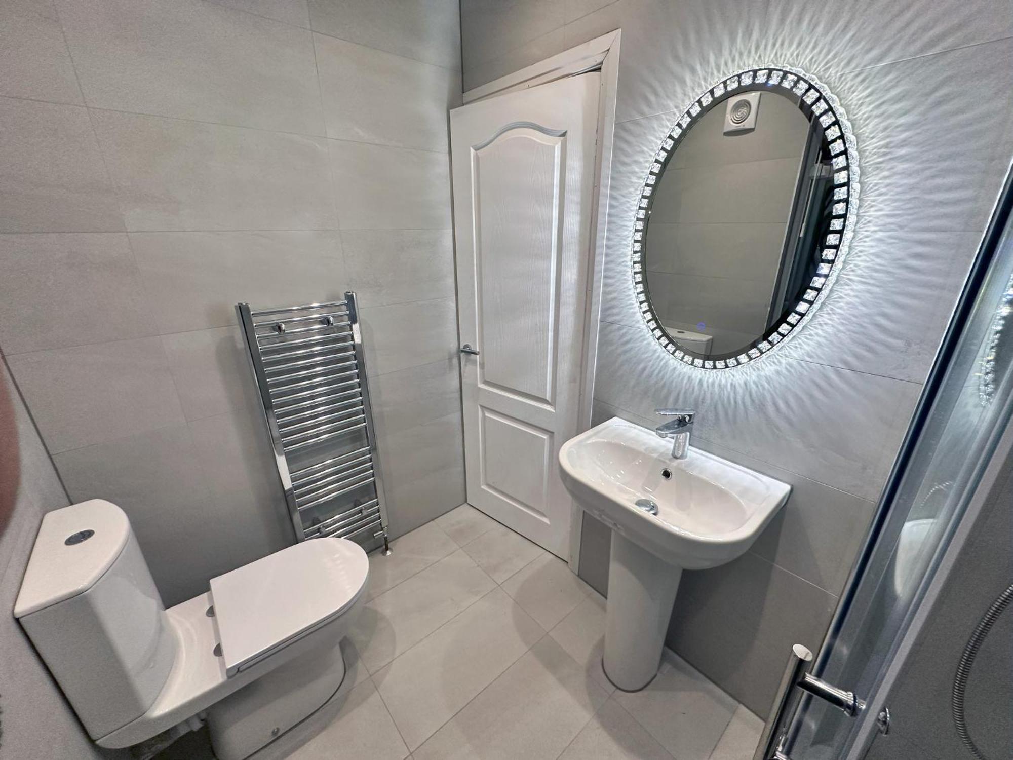 Modernised 4 Bedroom House Close To City Centre, Kep Stays Leeds  Exterior photo